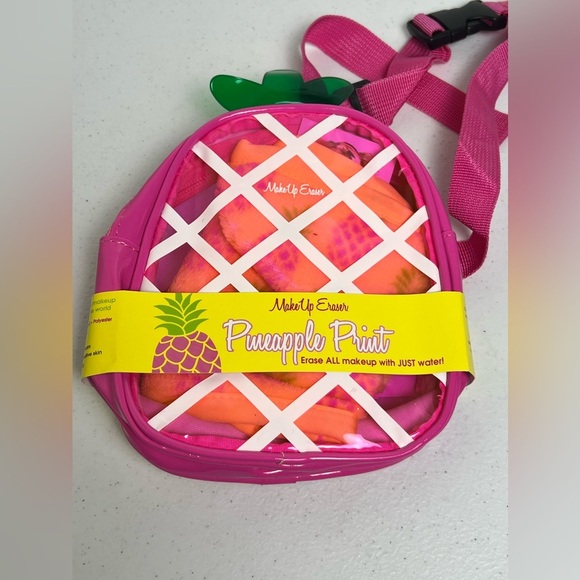 Makeup Eraser Cloth With Pineapple Print Fanny Pack Bag New - Picture 5 of 5